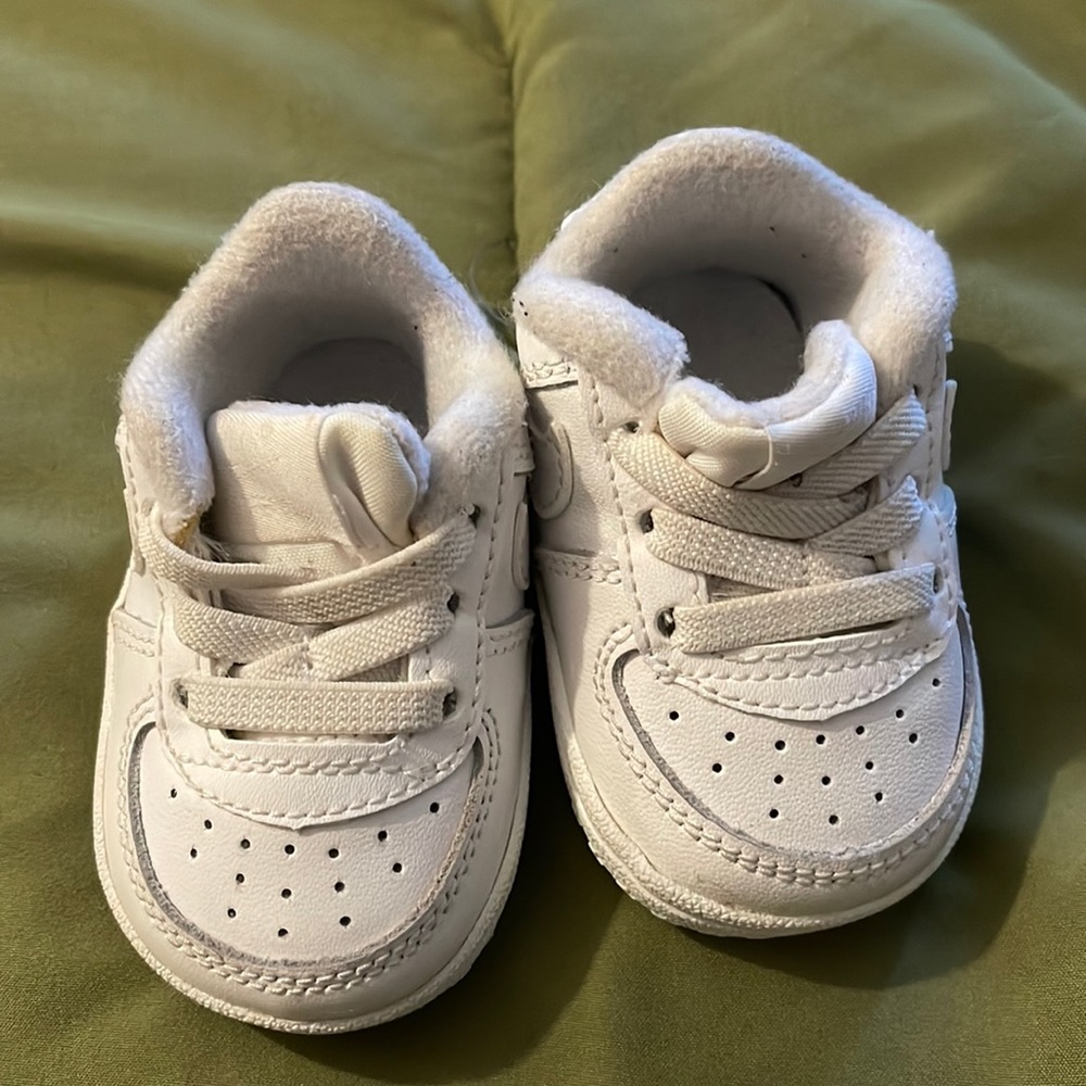 White airforce 1s